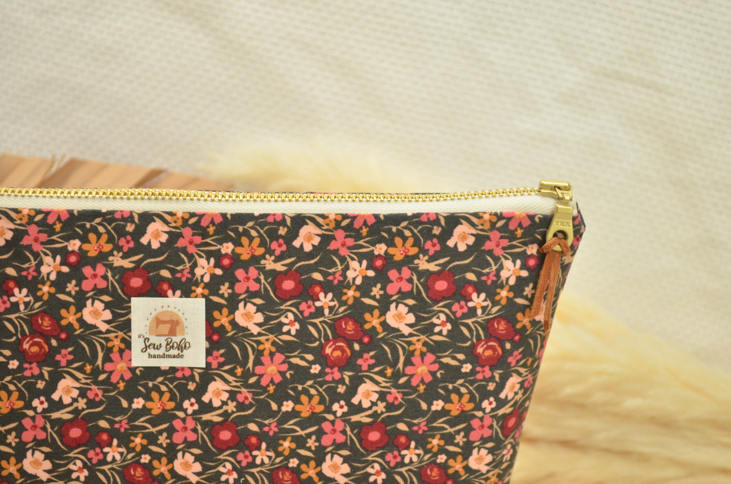 Busy Bee Flat Bottom Pouch