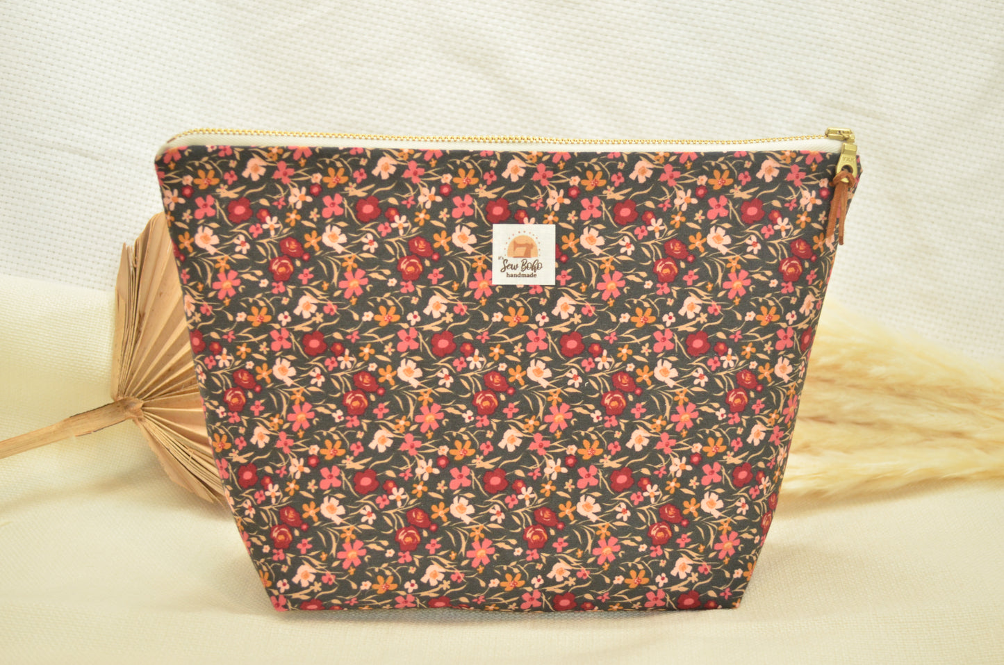 Busy Bee Flat Bottom Pouch