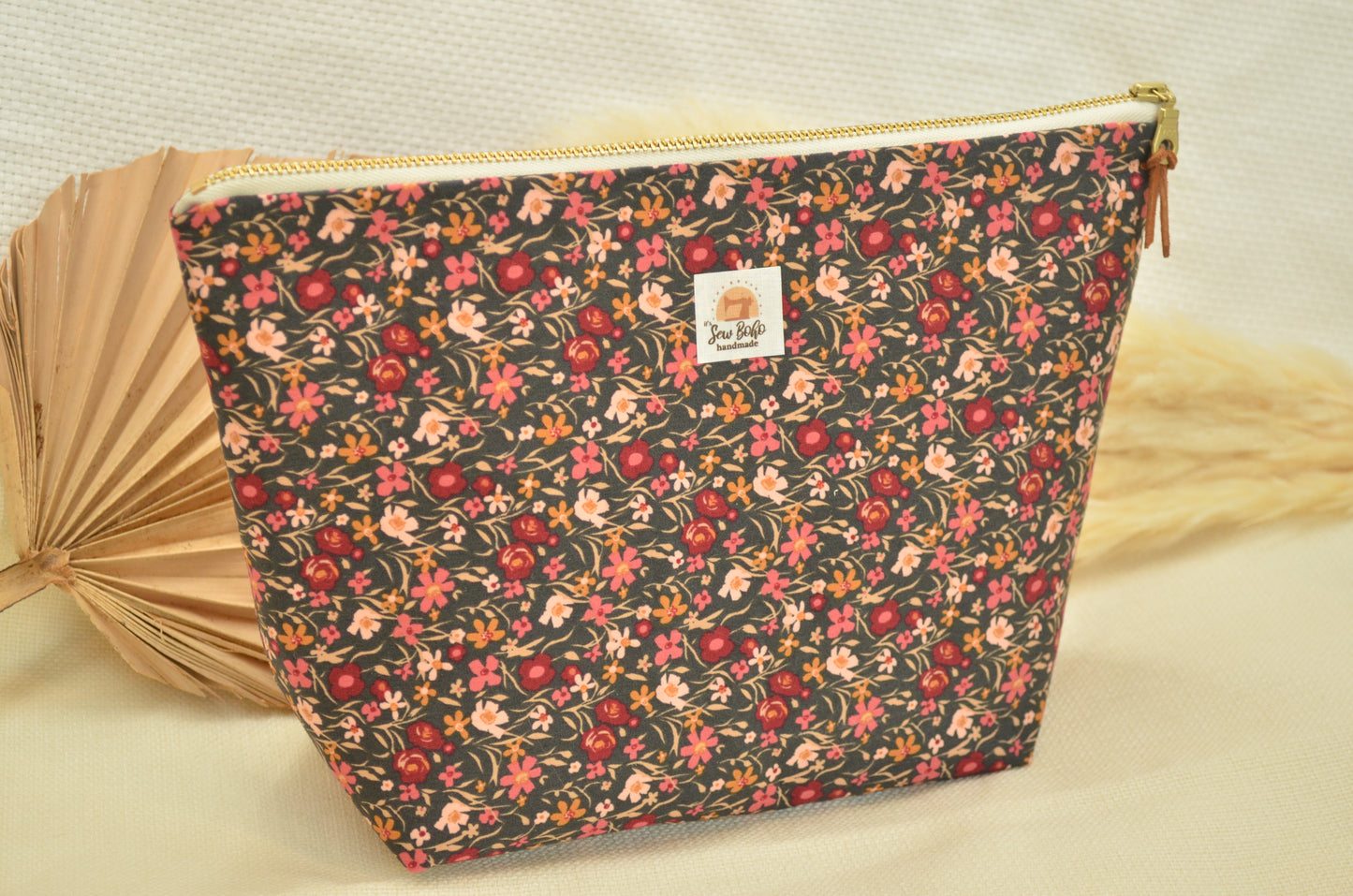 Busy Bee Flat Bottom Pouch